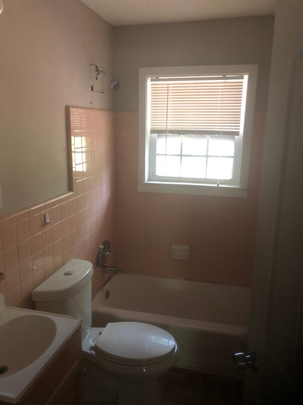Photo - 61 Pine St NE