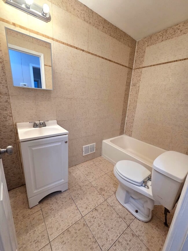 Photo - 48 Ellis Ave Unit 1