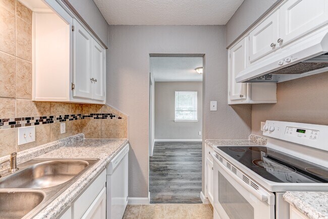 Photo - 523 Spring Dr Unit 4