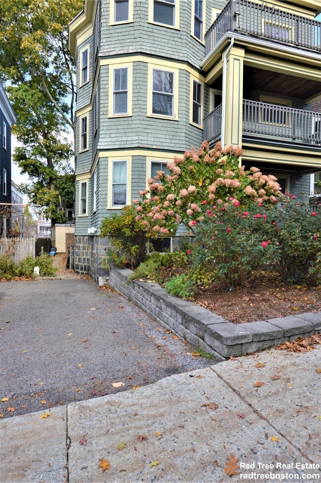 Photo - 82 Montebello Rd Unit 1