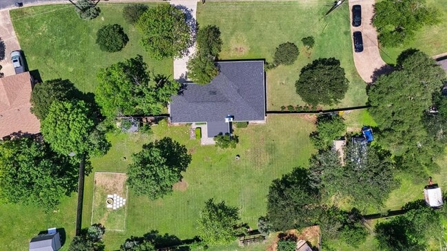 109 Woodland Rd