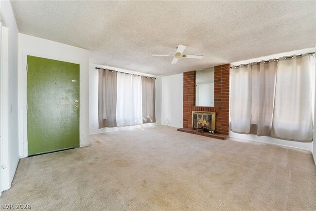 Photo - 2102 E Russell Rd