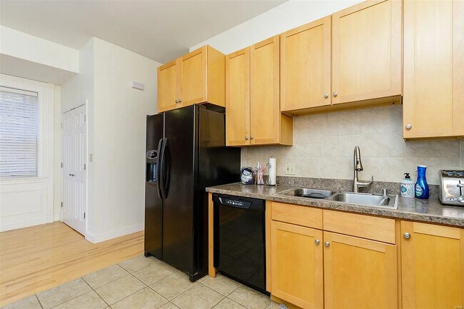 Photo - 4063 Shenandoah Ave Unit 4063 Shenandoah Ave