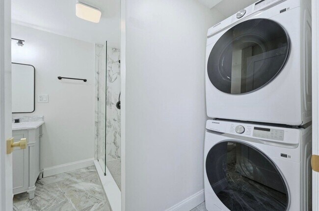 Photo - 114 Oak St