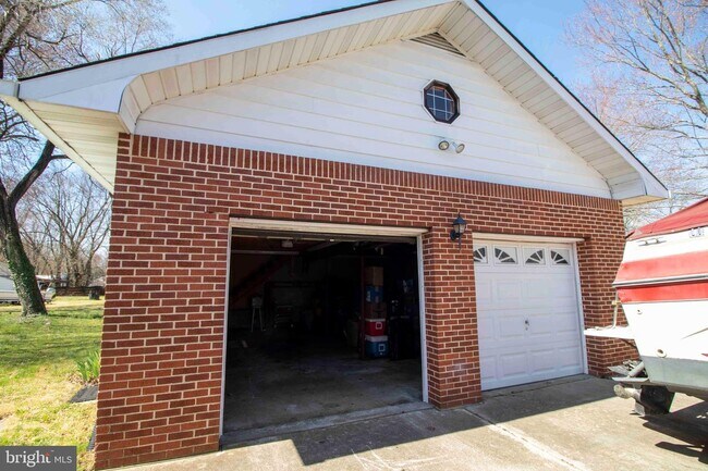 Photo - 204 Cedar Ln House