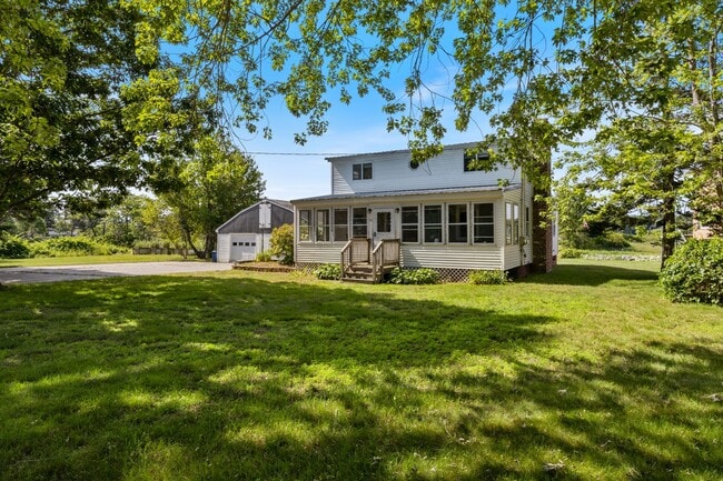 Photo - 649 Ferry Rd