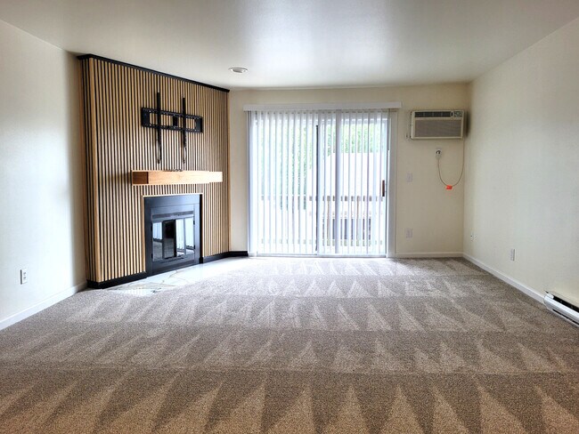 Photo - Cottonwood Creek Apartments