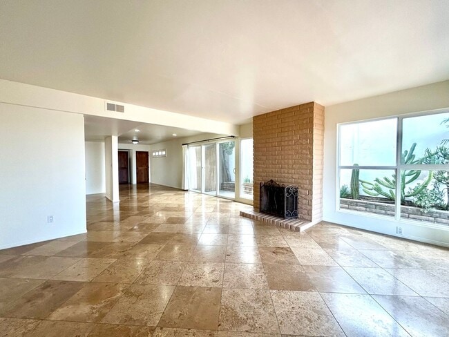Photo - Stunning 3 Bed/3.5 Bath with Panoramic Views!