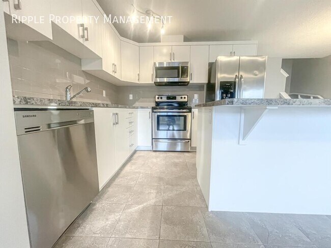 Photo - Great 3 bedroom 2.5 bathroom | End Unit Townhouse