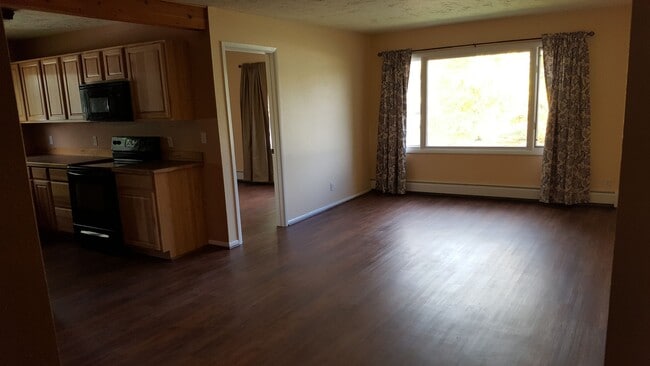 Photo - 216 Hemlock St N Unit 1