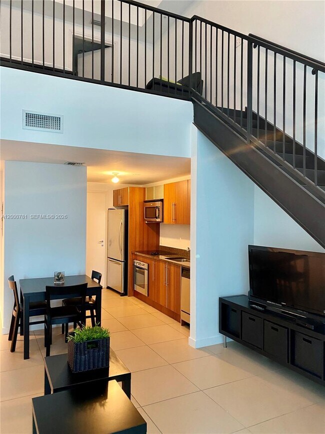 Photo - 300 S Biscayne Blvd Unidad Loft 604