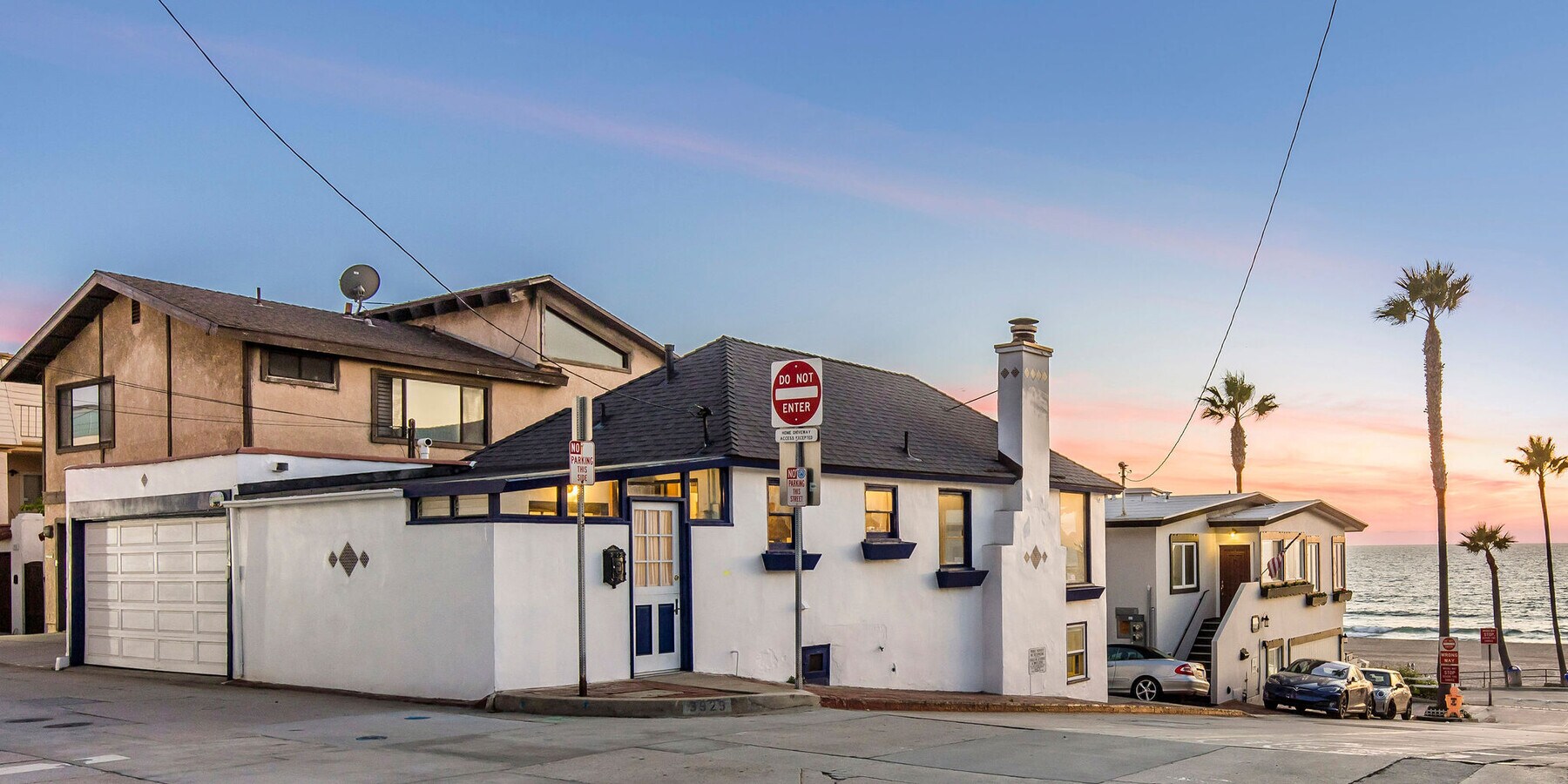 Photo - 3929 The Strand