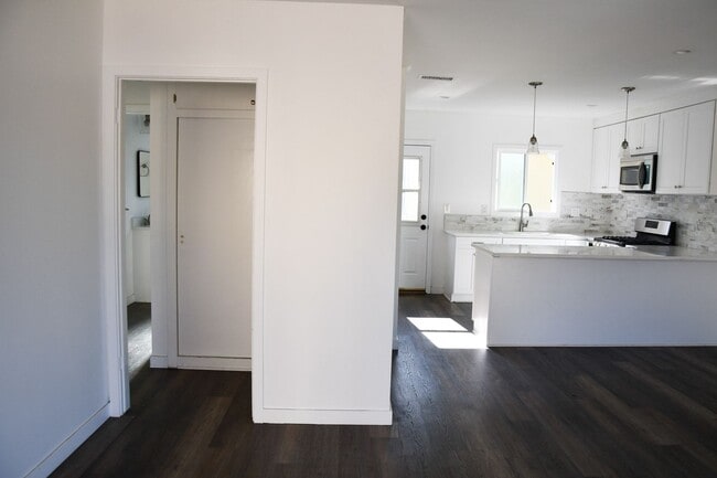 Photo - Jameson (167-169) Unit Jameson (169)