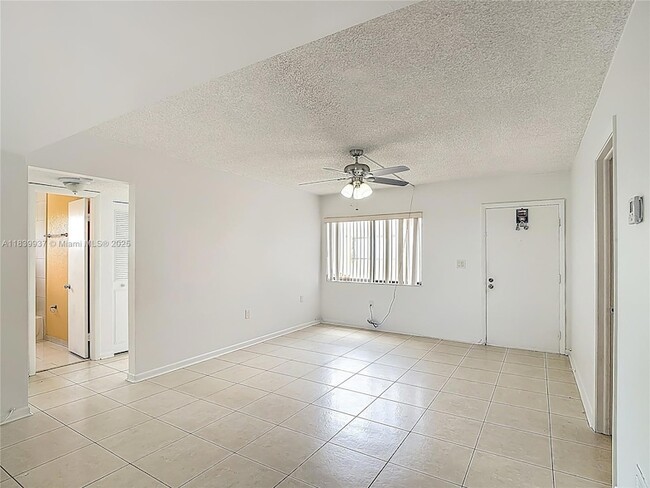 Photo - 8420 SW 133rd Avenue Rd Unidad 412