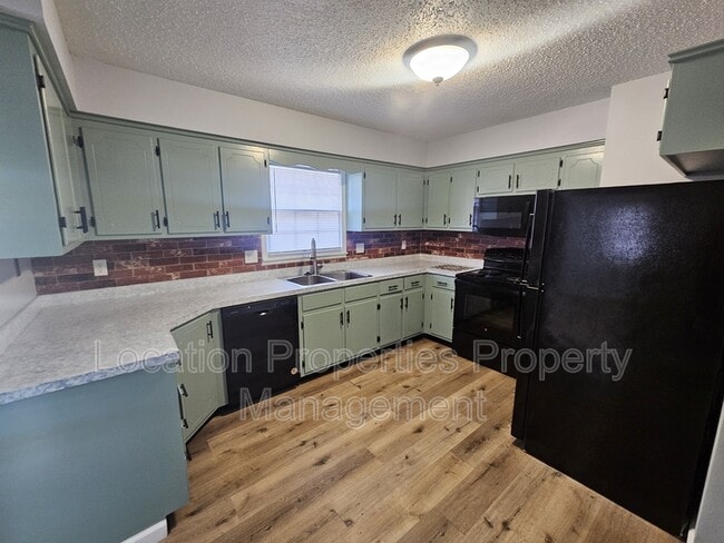 Photo - 3212 W 9th St