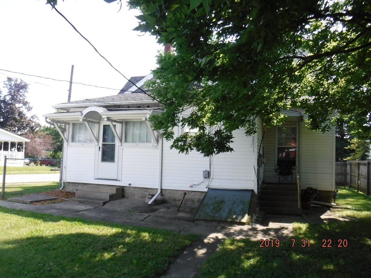 Photo - 102 S F St Unit 102 and half