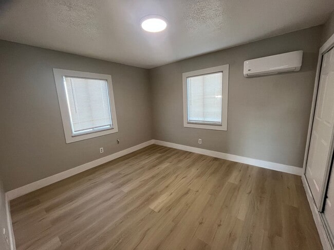 Photo - 500 Unidad #B