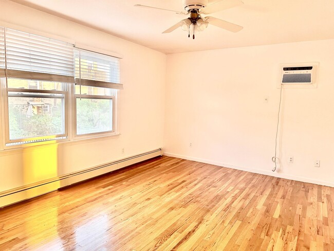 364 Liberty Ave Unidad 2