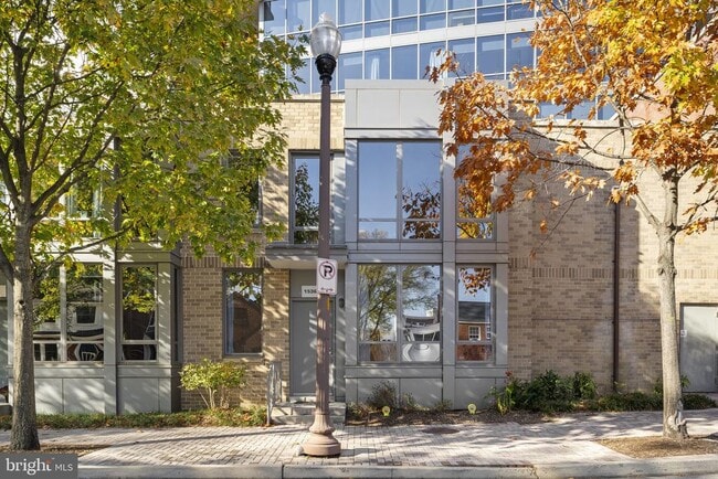 Photo - 1536 N Scott St