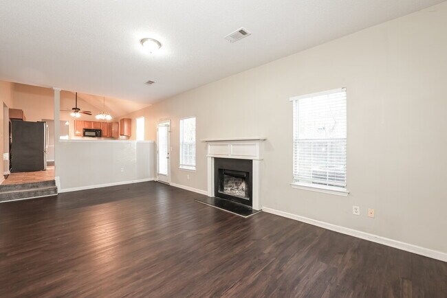 Photo - 4350 Millenium View Ct SW