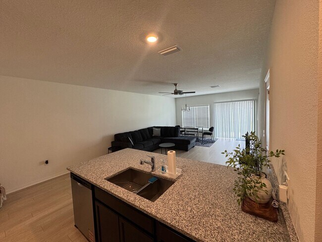 Photo - 663 Meadows Edge Pl