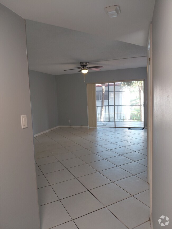 Building Photo - 660 Tennis Club Dr Unit 208 Rental