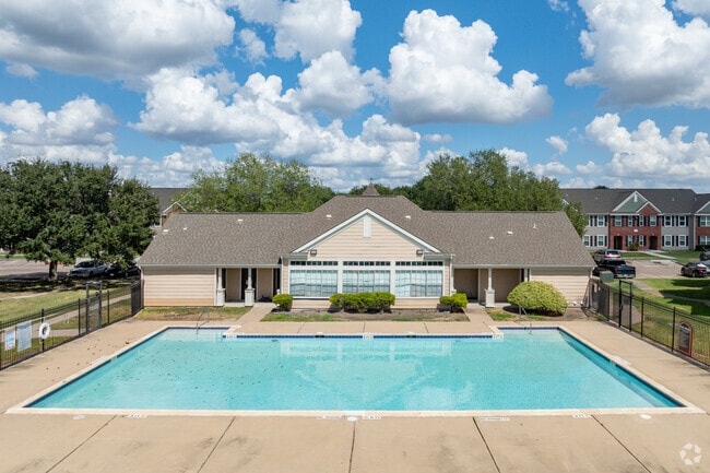Pool - Life at Westpark