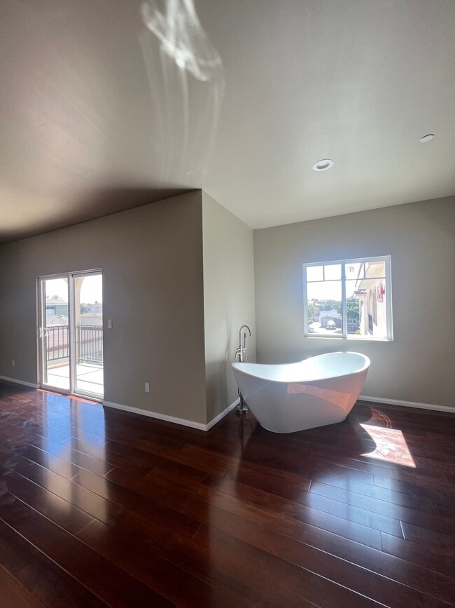 Photo - 859 Florida St