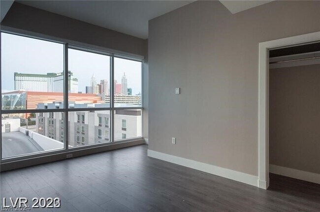 Photo - 4575 Dean Martin Dr Unit 601