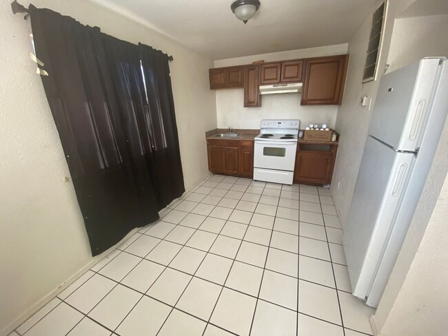 Photo - 1321 W Vogel Ave