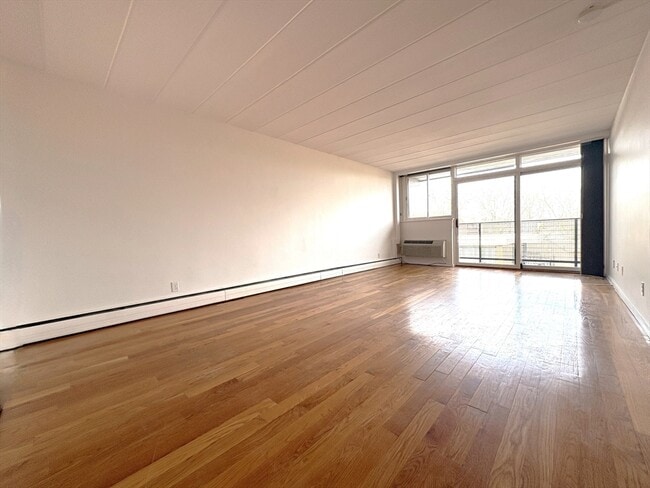 Photo - 345 Harvard St Unidad 4E