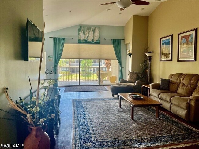 1405 Tiffany Ln