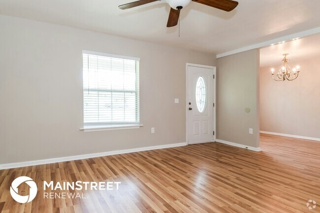 Building Photo - 618 W Oliver St Rental