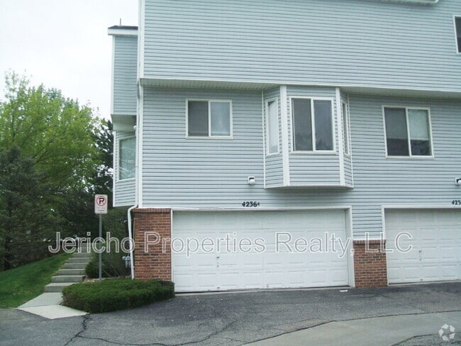 Building Photo - 4236 E 119th Pl Rental