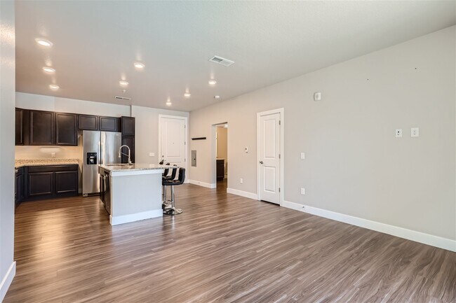 Photo - 981 S Sable Blvd Unit 104