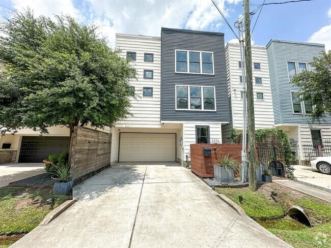 Building Photo - 4306 Schuler St Rental