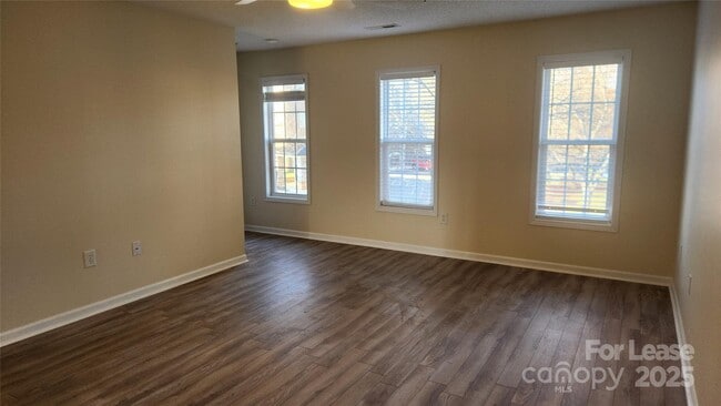 Photo - 110 Steam Engine Dr Unit 204