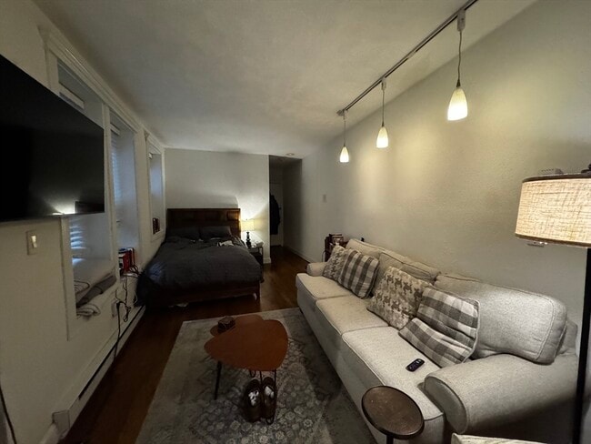 Building Photo - 8 Battery St Unit 6