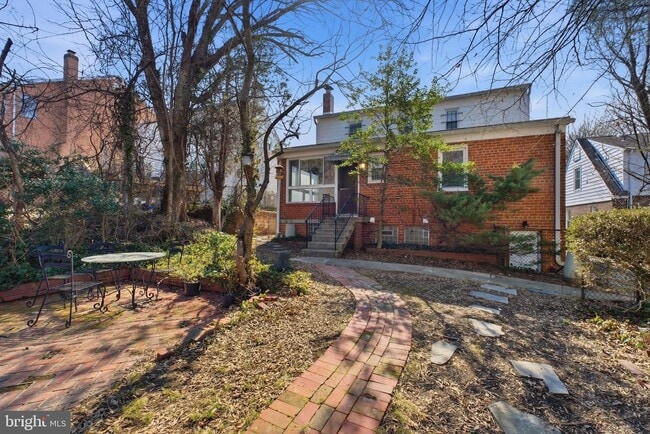 Photo - 3225 Chestnut St NE