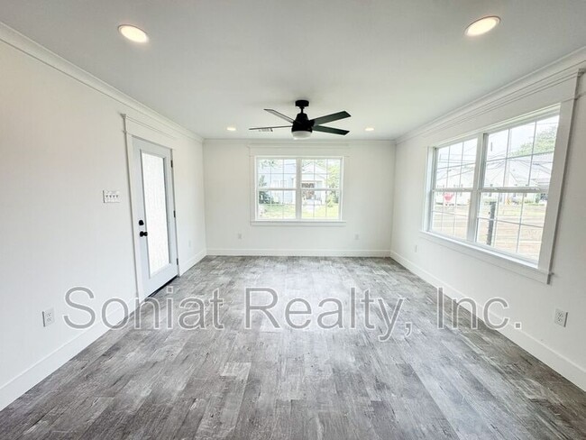 Photo - 233 Jefferson Heights Ave