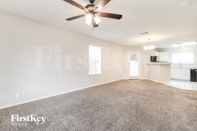 Photo - 15613 Martineau St