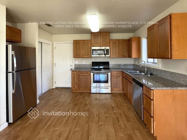 Photo - 555 Spruce St