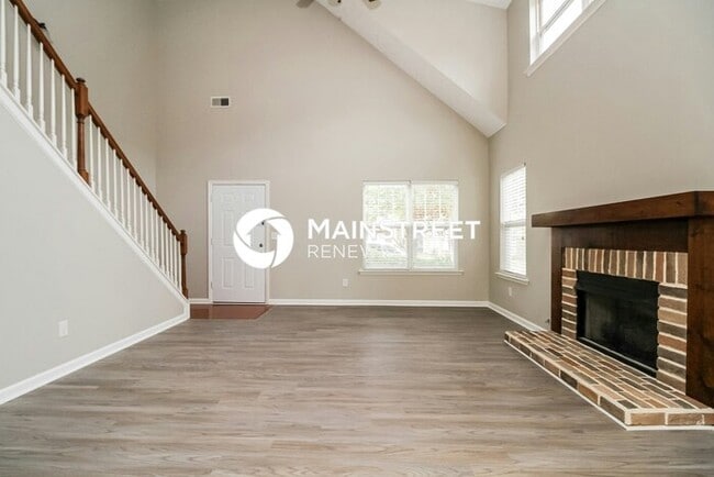Photo - 4 Bedroom Pet-Friendly Home in Spring Hill, TN with Main Street Renewal