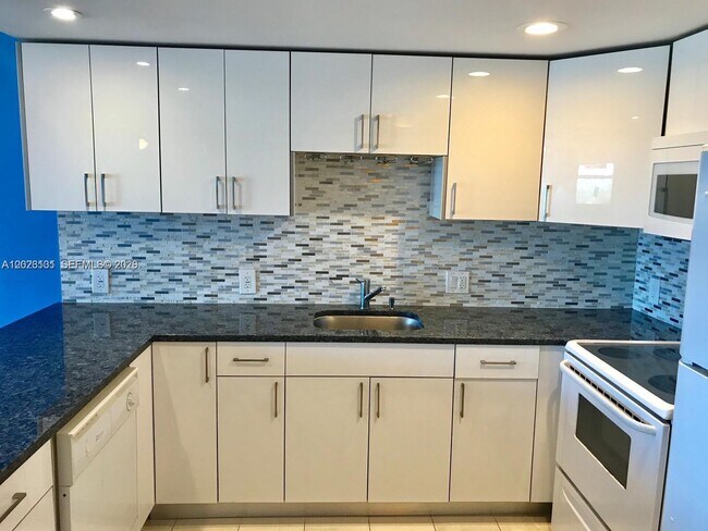 Photo - 13155 Ixora Ct Unit 907