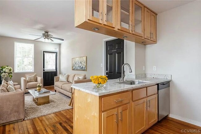 Building Photo - 103 S Rowland St Unit B Rental