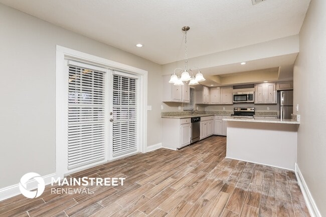 Photo - 1580 Banks St