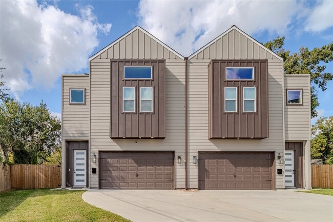 Building Photo - 5901 Crest Ct