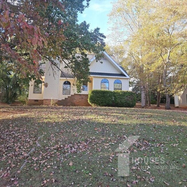 Building Photo - 28 Shore Dr