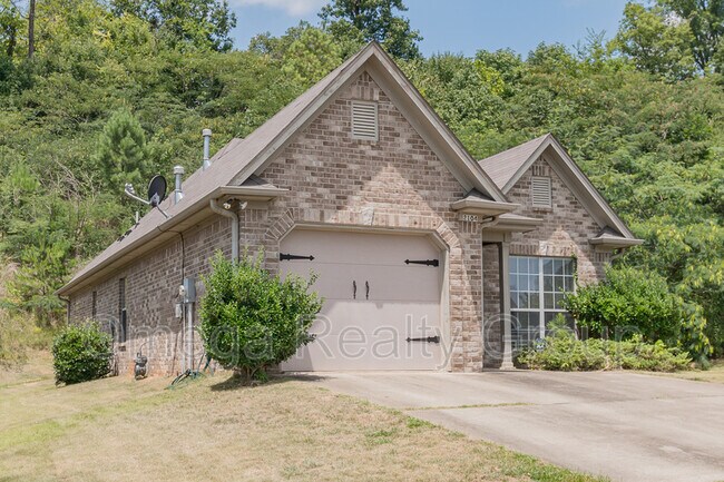 Photo - 2104 Willow Glenn Dr