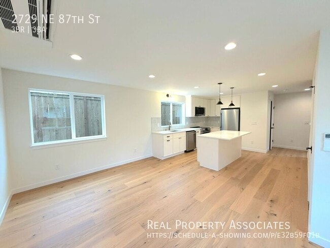 Photo - 2729 NE 87th St